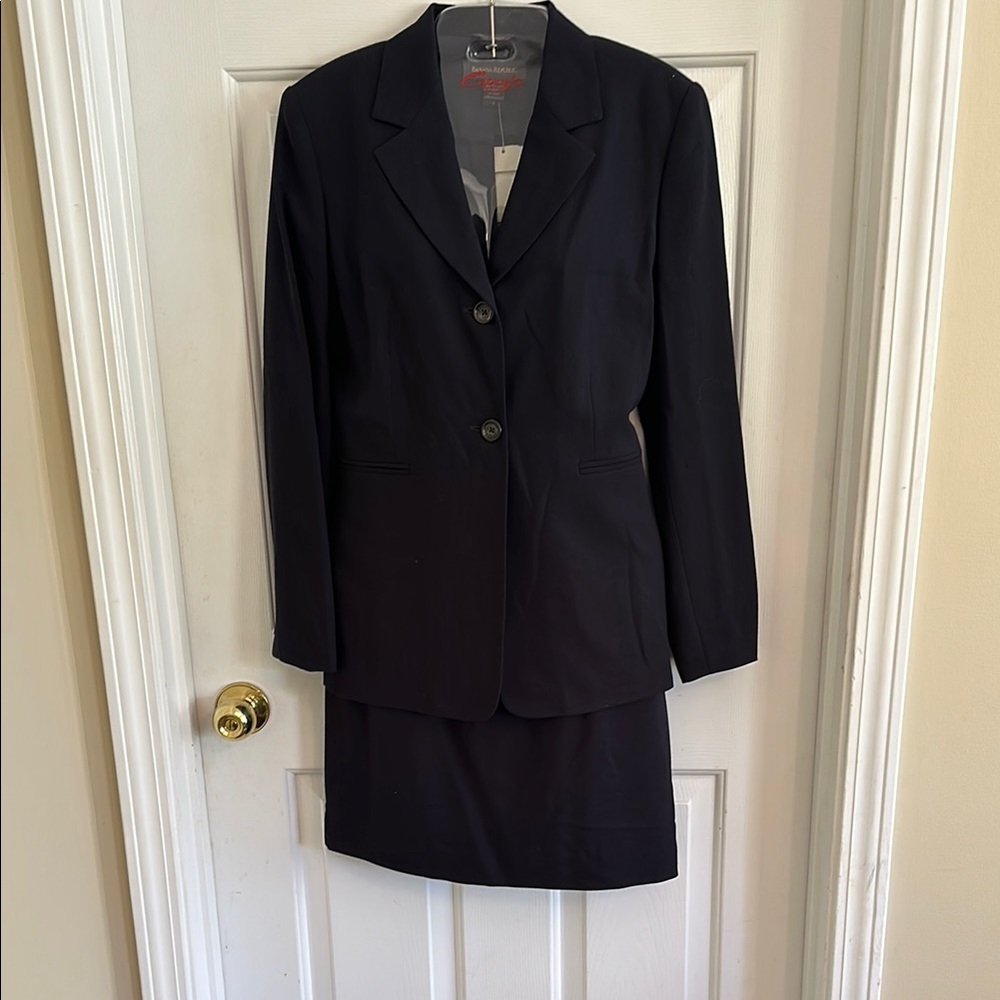 Classic Navy Women's Blazer by Banana Republic Size 6